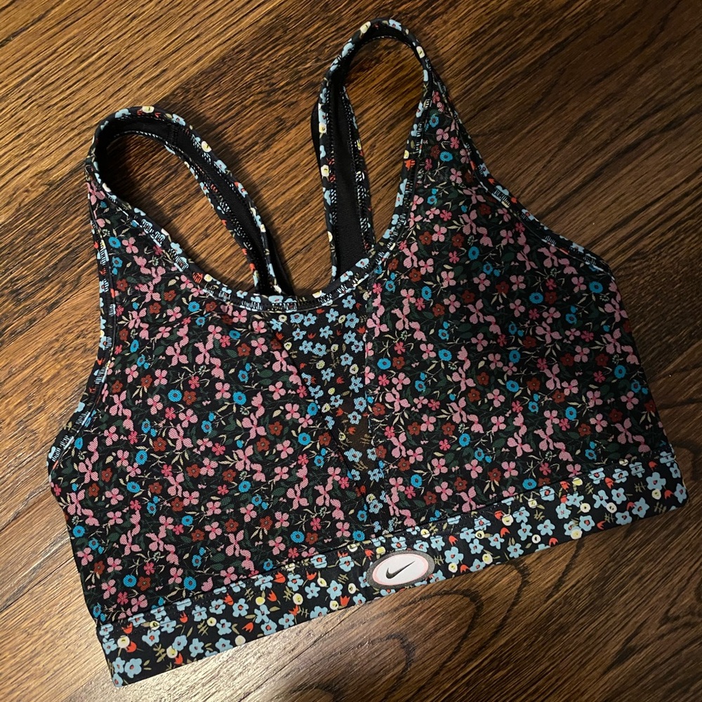 NIKE sports bra